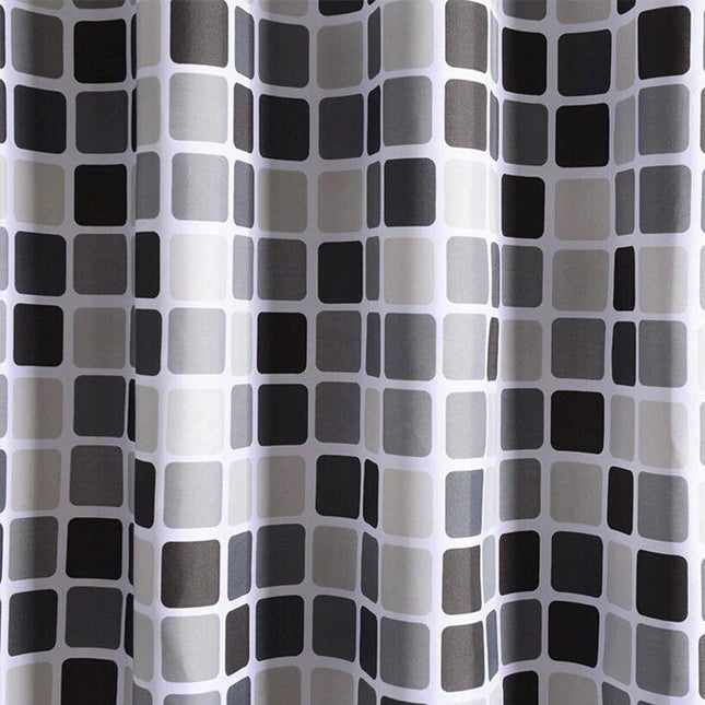 Duschdraperi med grått och svart rutmönster