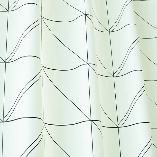 Exklusivt duschdraperi med geometriskt mönster