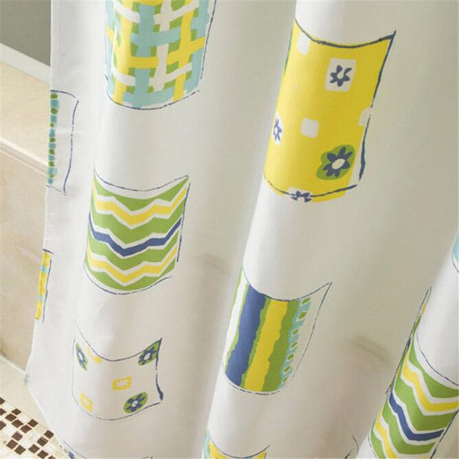 Duschdraperi med abstrakt geometriskt mönster