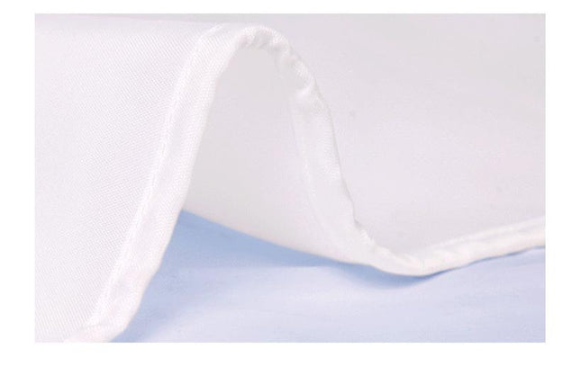 Vitt duschdraperi i textil