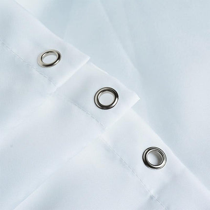 Vitt duschdraperi i vattenavvisande tyg