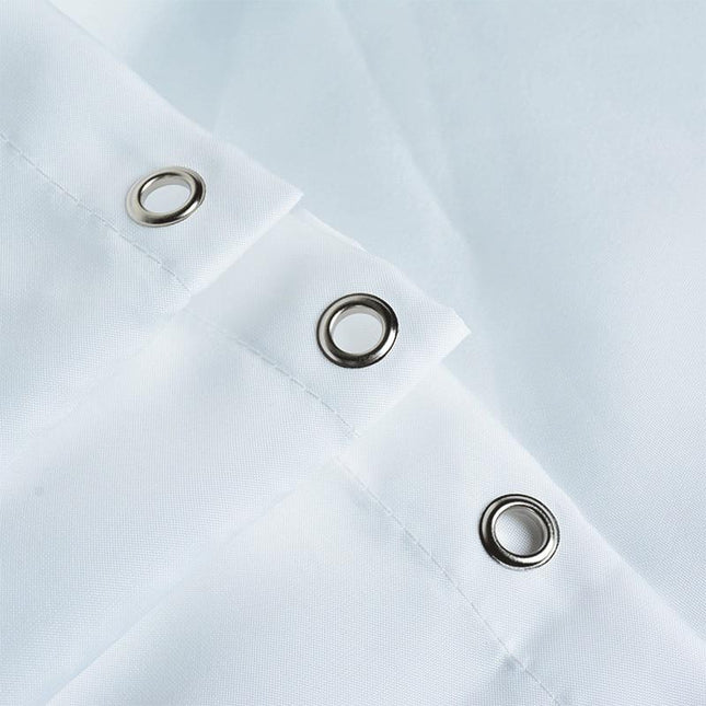 Vitt duschdraperi i vattenavvisande tyg