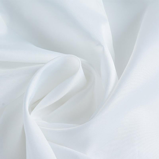 Vitt duschdraperi i vattenavvisande tyg