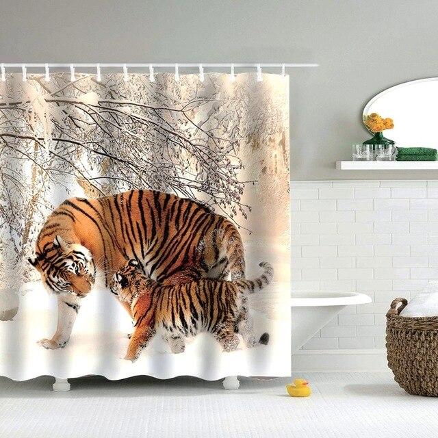 Duschdraperi med tigrar i snölandskap