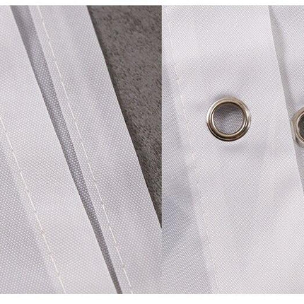 Grått och gult duschdraperi med chevronmönster