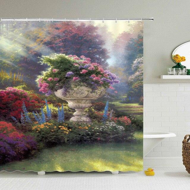 Duschdraperi med motiv av romantisk trädgård