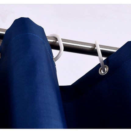 Mörkblått duschdraperi i textil