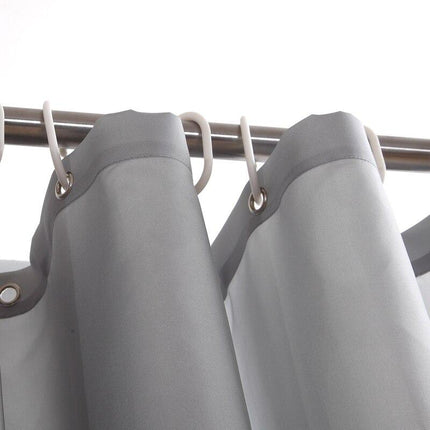 Enfärgat grått duschdraperi i slitstarkt tyg